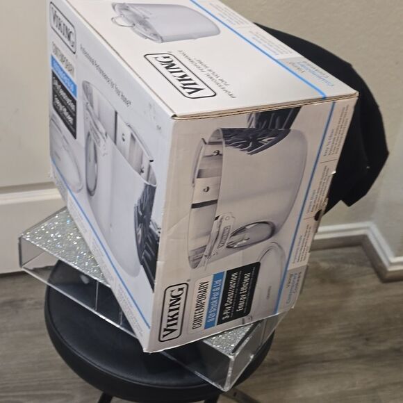 Viking Contemporary 3-Ply 8QT Stockpot w/Lid - Picture 9 of 10